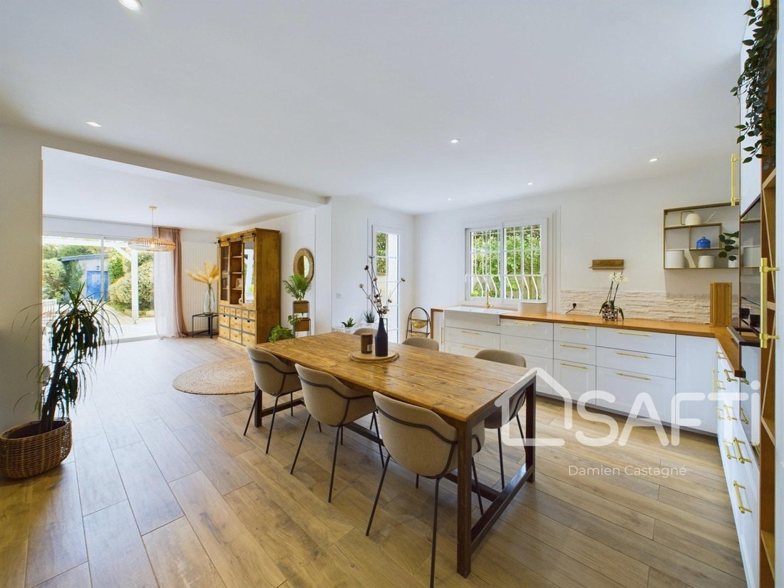 House in Saint-Medard-en-Jalles, Nouvelle-Aquitaine, France 5 - 17358521