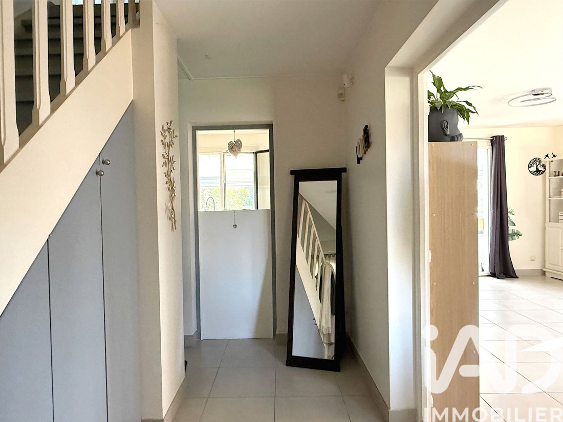 House in Grosrouvre, Ile-de-France, France 2 - 17370343