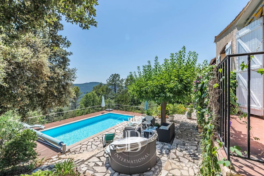 House in Bagnols-en-Forêt, Provence-Alpes-Côte d'Azur, France 3 - 17369935