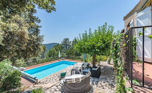 Haus in Bagnols-en-Forêt, Provence-Alpes-Côte d'Azur, Frankreich 1