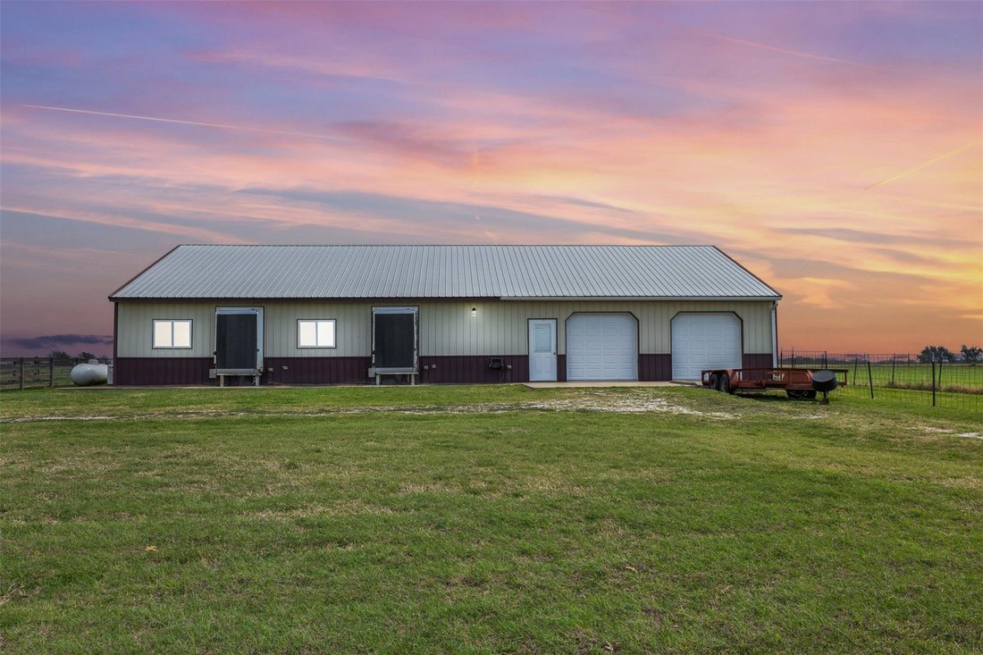 House in Chilton, Texas, United States 3 - 17371517