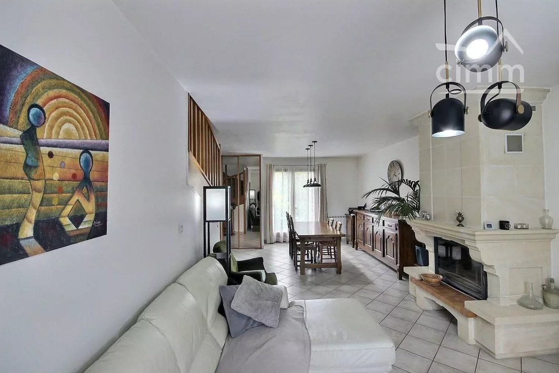 House in Guy Mocquet-Jean Mermoz, Gournay-sur-Marne, France 2 - 12790726