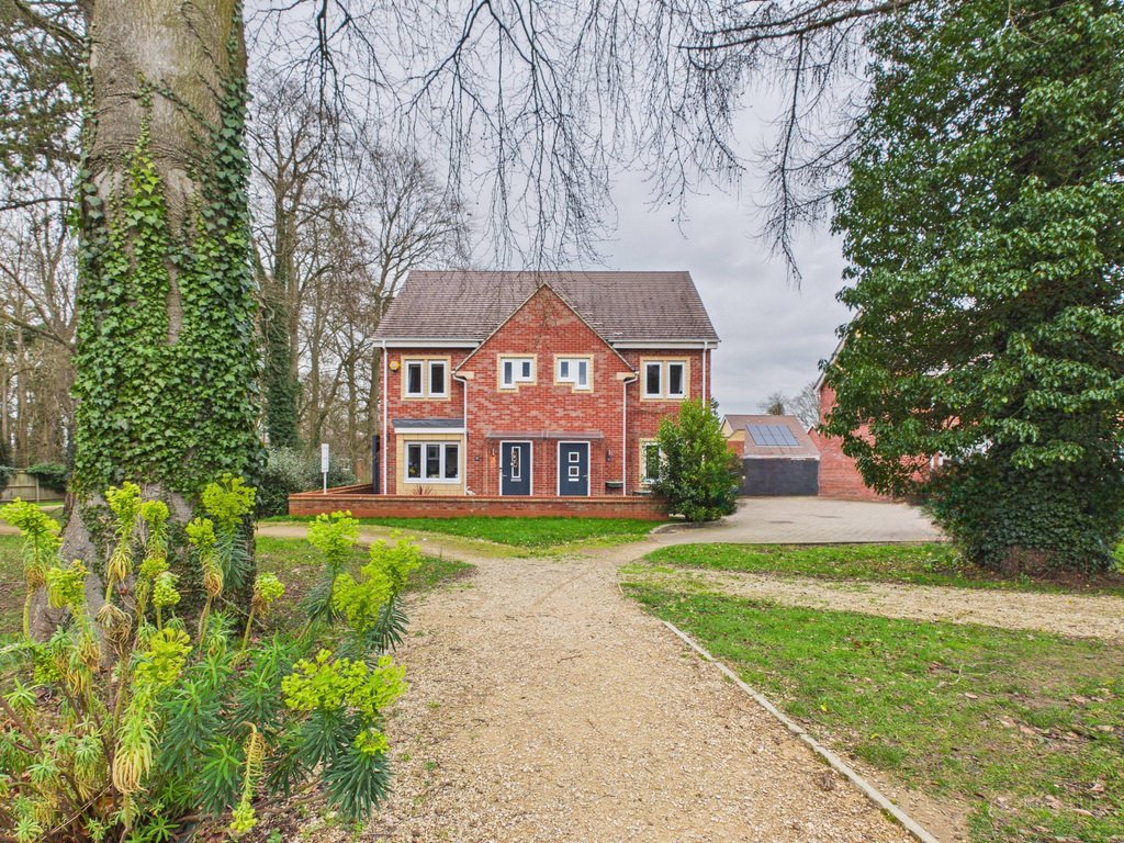 House in High Wycombe, England 1 - 17358168