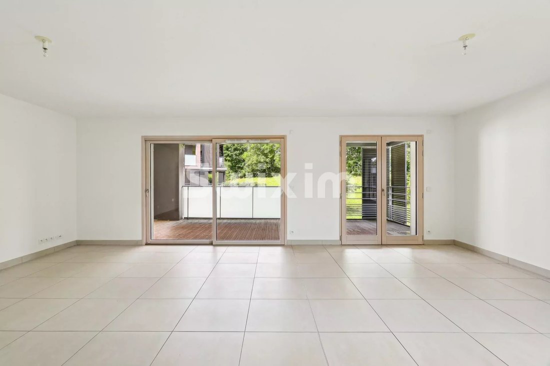 Apartment in Divonne-les-Bains, Auvergne-Rhône-Alpes, France 2 - 15009406