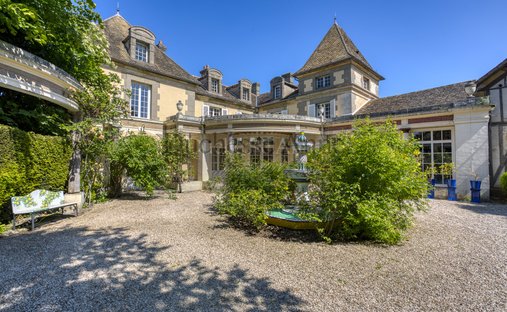Castle in Thoiry, Ile-de-France, France 1