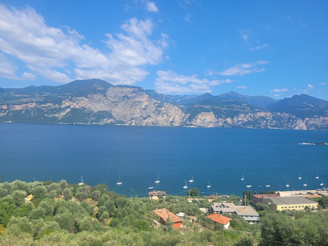 Villa in Brenzone sul Garda, Veneto, Italy 2 - 17364237