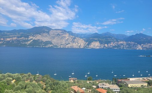 Villa in Brenzone sul Garda, Veneto, Italy 1
