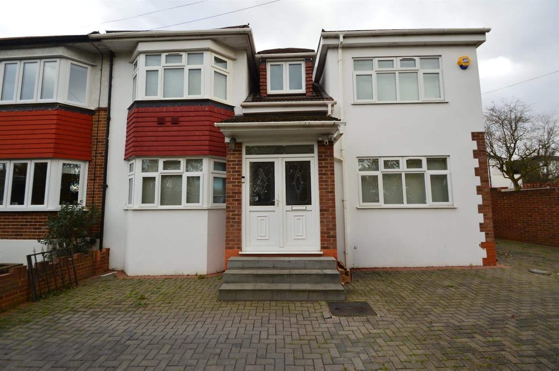 House in Redbridge, England 1 - 17359014