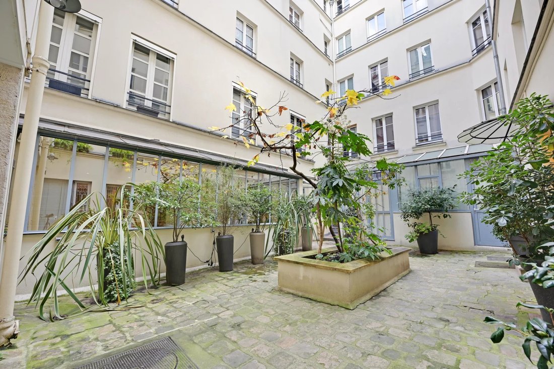 Apartment in Montorgueil-Saint Denis, Paris 2e Arrondissement, Paris 1 - 17357350