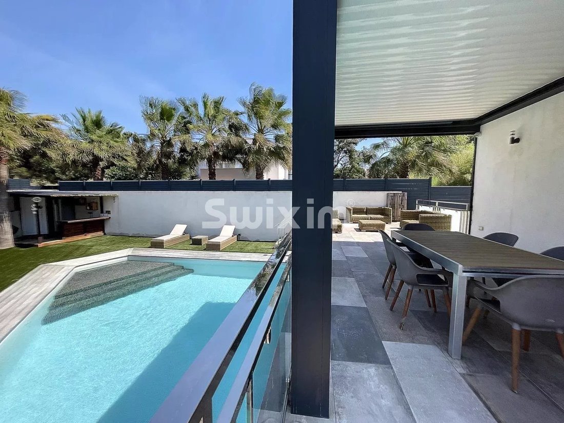 Villa in Coquelles, Hauts-de-France, France 1 - 17306298