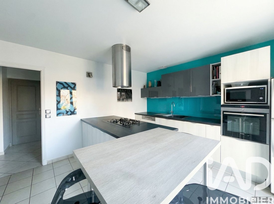 House in Chatou, Ile-de-France, France 3 - 17370352