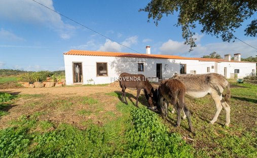 Corps de ferme à Aljezur, Algarve, Portugal 1