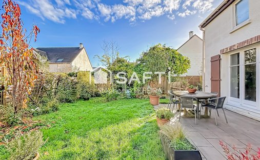 Casa a Guy Mocquet-Jean Mermoz, Gournay-sur-Marne, Francia 1