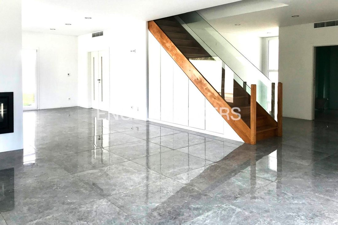 Apartment in Santo António dos Cavaleiros, Lisbon, Portugal 3 - 17364212