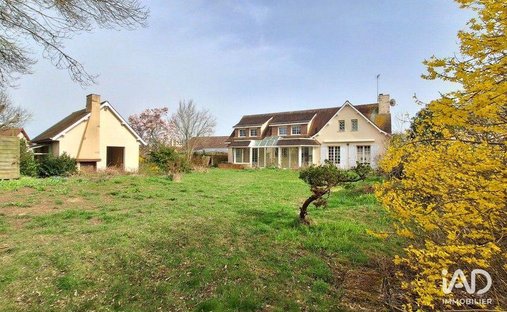 House in Nord Ouest, Luisant, France 1