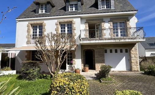 House in Centre Ville Sud Ouest, Plœmeur, France 1