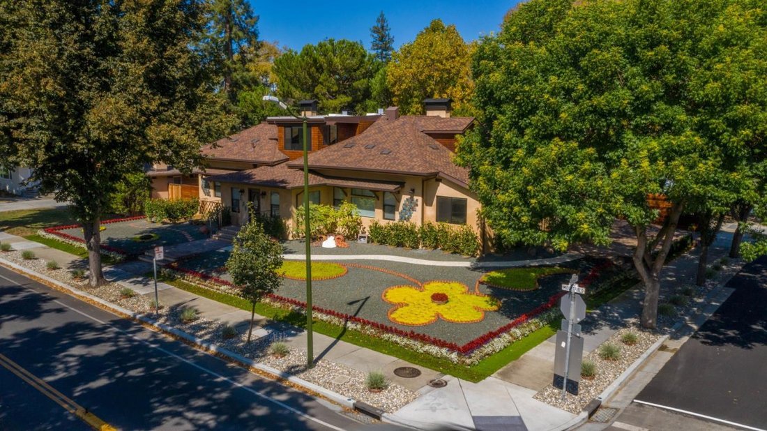 Palo Alto, California, United States 5 - 17367255