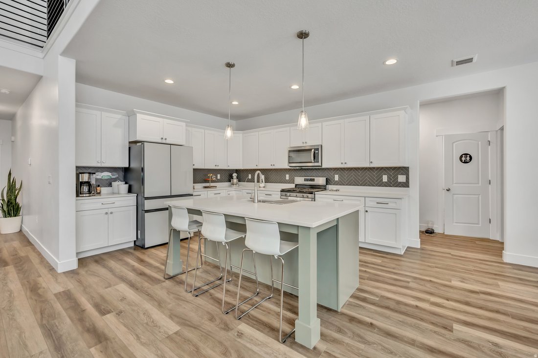House in Riverton, Utah, United States 2 - 17359533