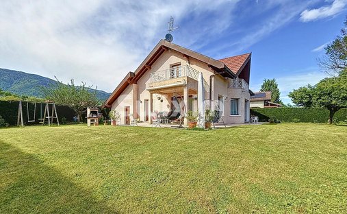 Haus in Sergy, Auvergne-Rhone-Alpen, Frankreich 1