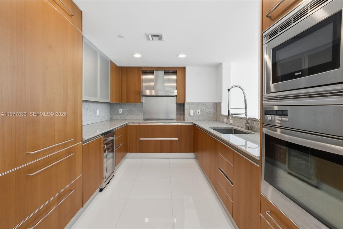 Condo in Miami, Florida, United States 5 - 17356478