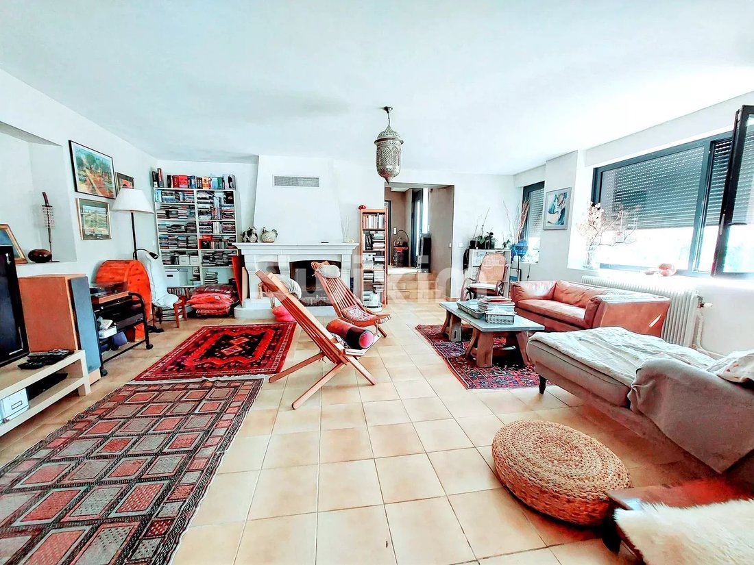 House in Divonne-les-Bains, Auvergne-Rhône-Alpes, France 2 - 16091544
