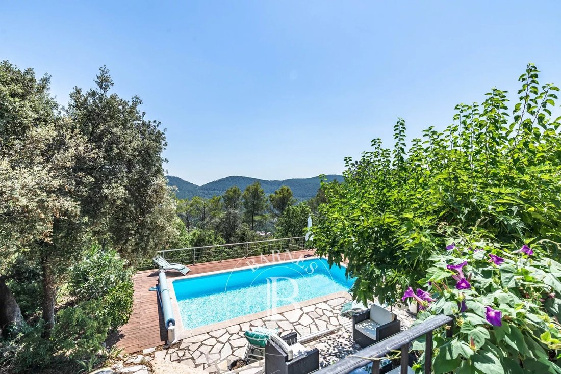 House in Bagnols-en-Forêt, Provence-Alpes-Côte d'Azur, France 5 - 17369935
