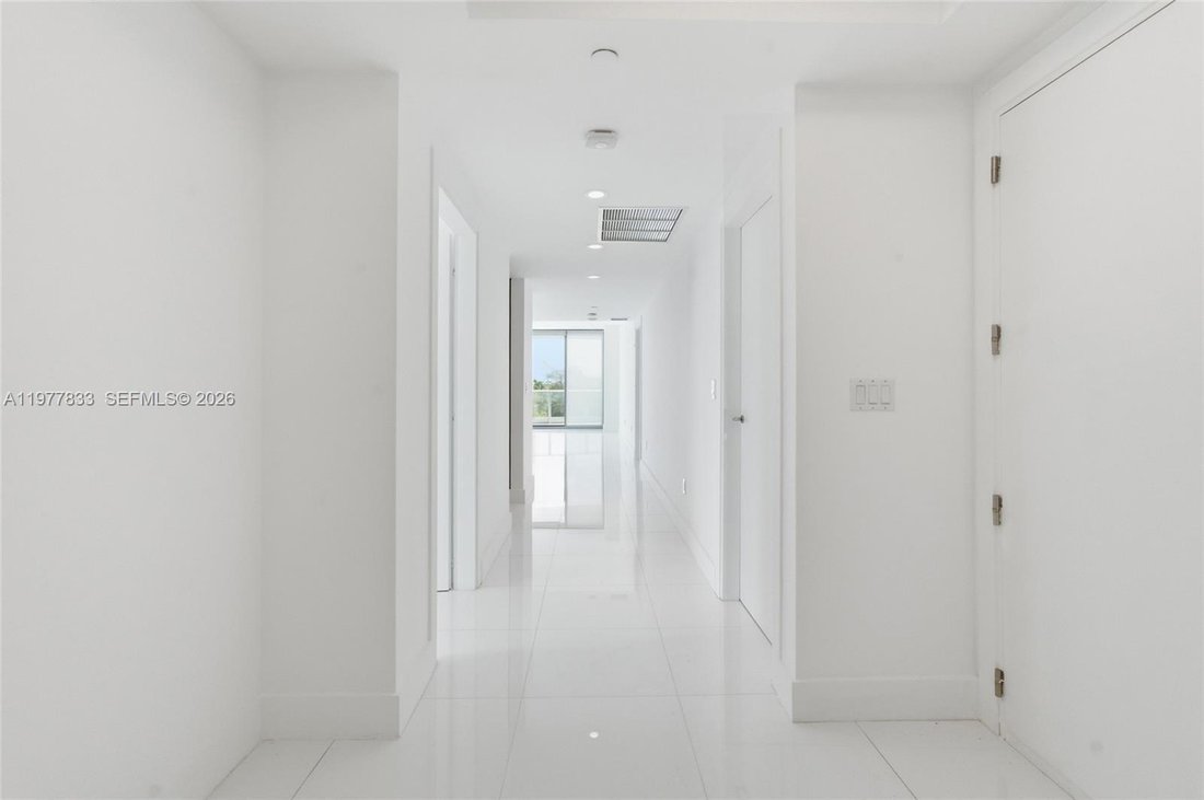 Condo in Miami, Florida, United States 3 - 17356478