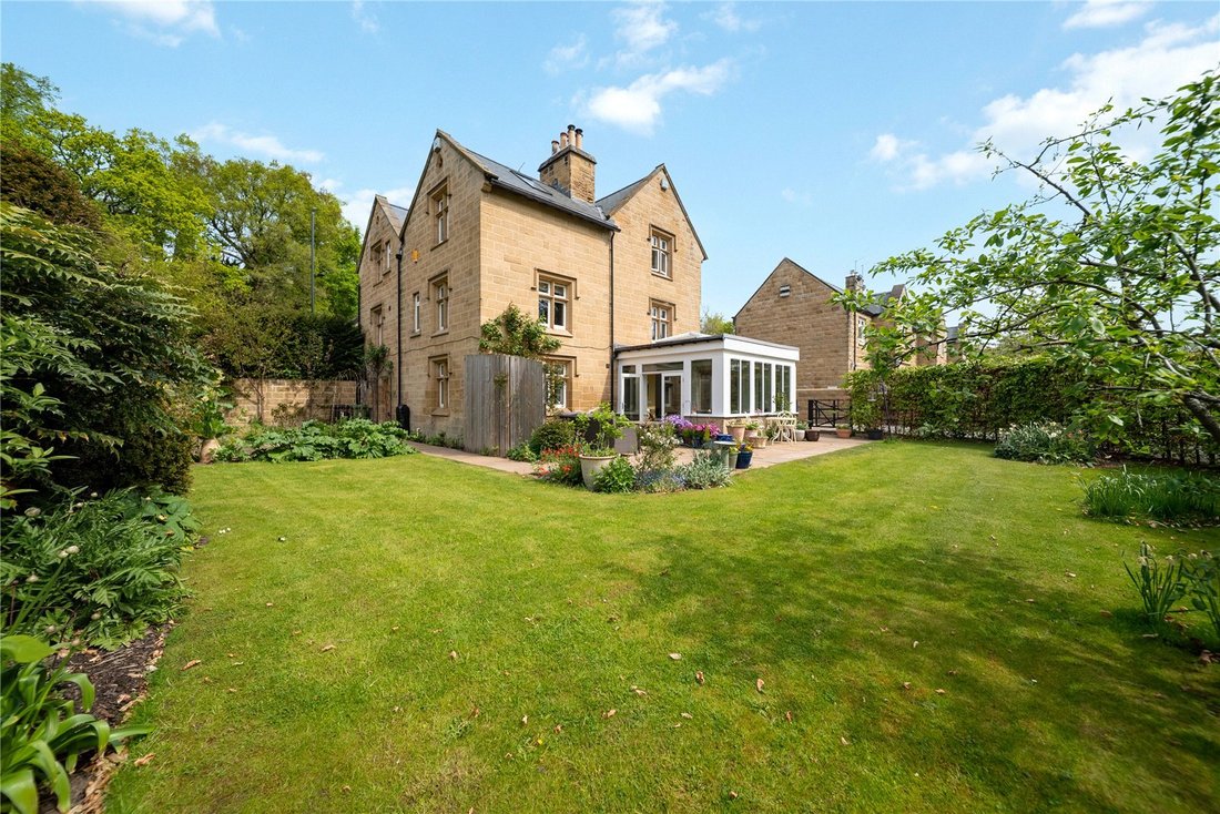 House in Roundhay, Leeds, England 2 - 15630934