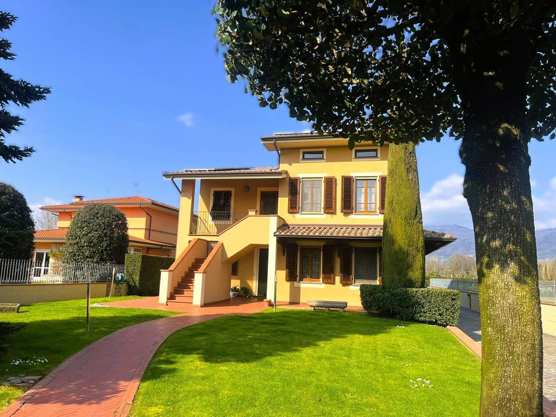 Villa in Lammari, Capannori, Tuscany 2 - 17370913