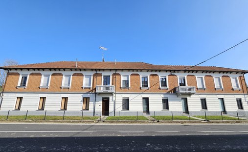 Finca en Castell'Alfero, Piamonte, Italia 1