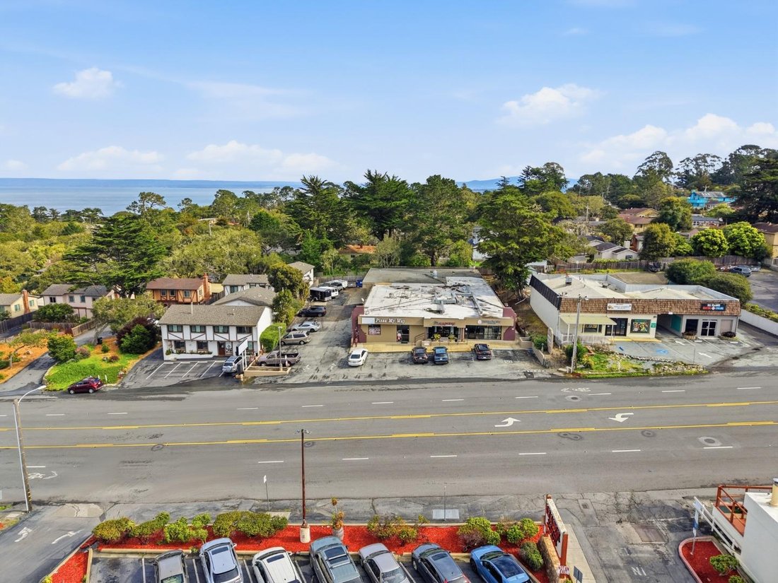 Pacific Grove, California, United States 1 - 17362985