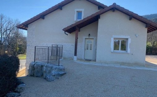 House in Belmont-Luthezieu, Valromey-sur-Seran, France 1