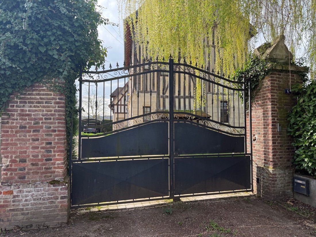 Estate in Beaumont-le-Roger, Normandy, France 3 - 17290674