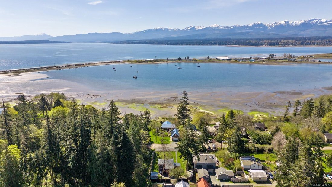 House in Comox, British Columbia, Canada 4 - 17361107