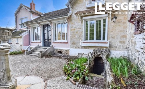 House in Jouy-le-Moutier, Ile-de-France, France 1