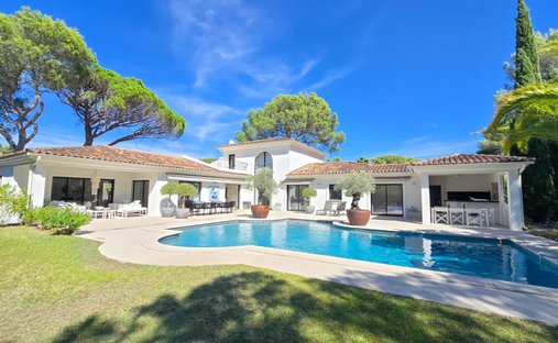 Villa in Aiguebonne, Saint-Raphaël, France 1