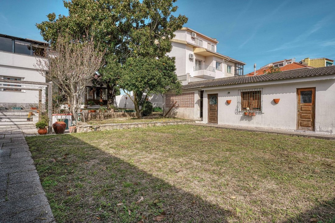 Villa in Algueirao-Mem Martins, Lisbon, Portugal 4 - 17371741