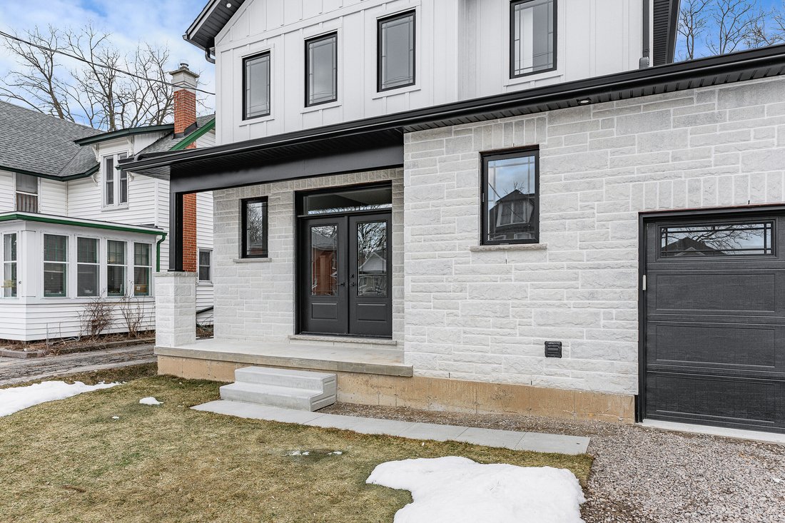 Newly Built Family Home In Cambridge, Ontario, Canada For Sale (17358097)