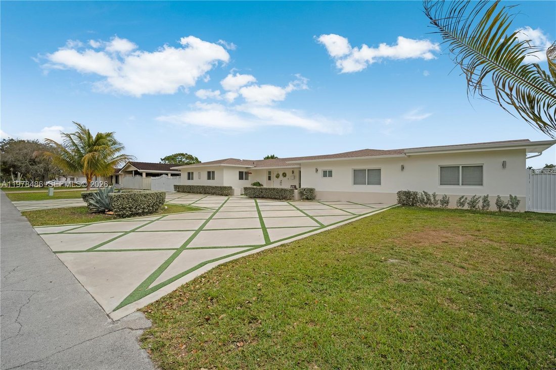 House in Miami, Florida, United States 3 - 17363002