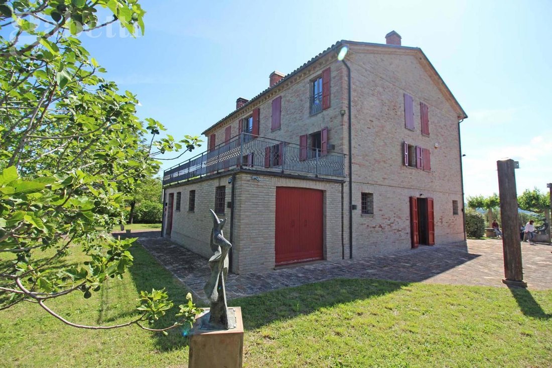 Villa in Arcevia, Marche, Italy 4 - 17359175