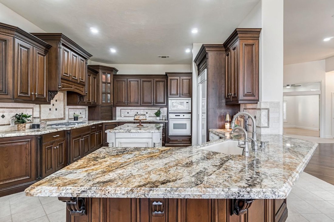 House in Fresno, California, United States 3 - 17360183
