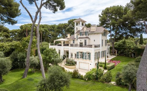 Villa in Antibes, Provence-Alpes-Côte d'Azur, France 1