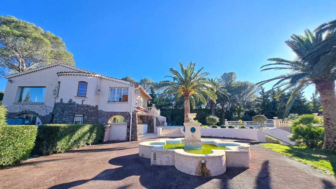 Villa in Aiguebonne, Saint-Raphaël, France 4 - 17359712