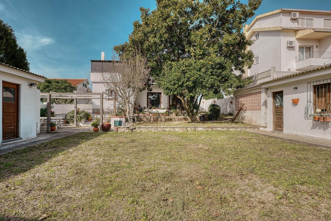 Villa in Algueirao-Mem Martins, Lisbon, Portugal 2 - 17371741