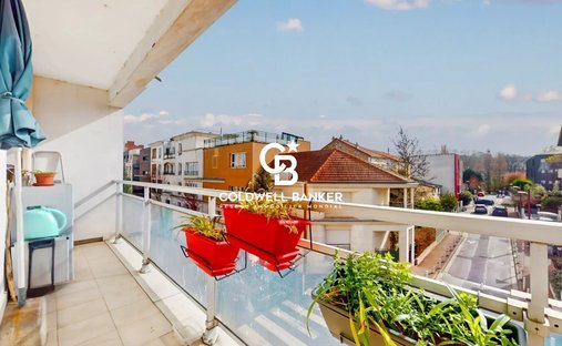 Apartment in Le Petit Pont Amphibie, Issy-les-Moulineaux, France 1