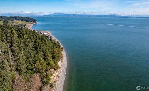 House in Oak Harbor, Washington, United States 1