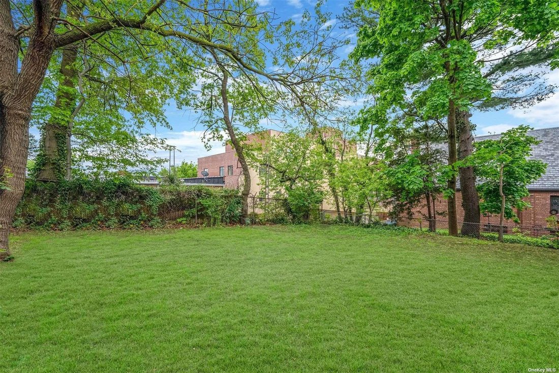 House in New York, New York, United States 4 - 16980897