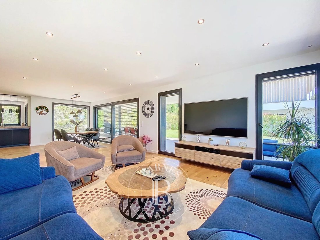 House in Evian-les-Bains, Auvergne-Rhône-Alpes, France 3 - 17371442