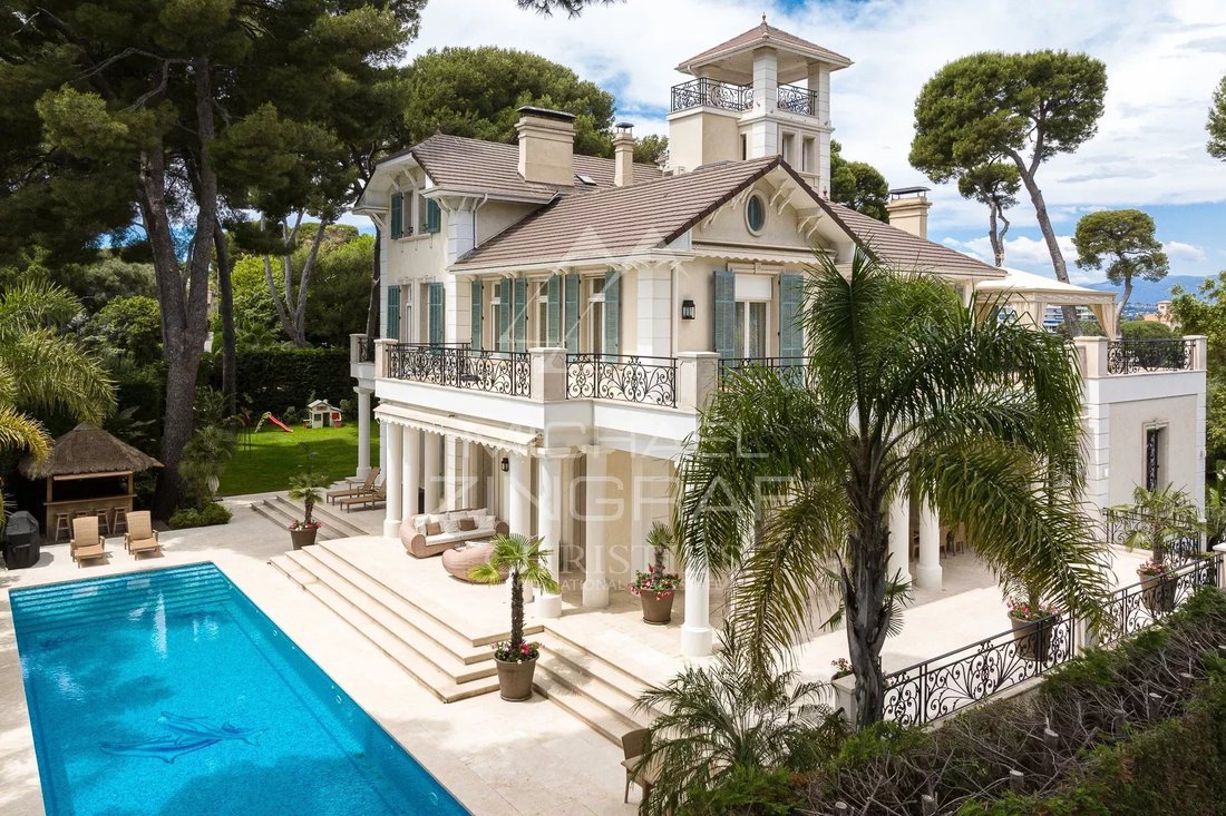 Villa in Antibes, Provence-Alpes-Côte d'Azur, France 3 - 14448119
