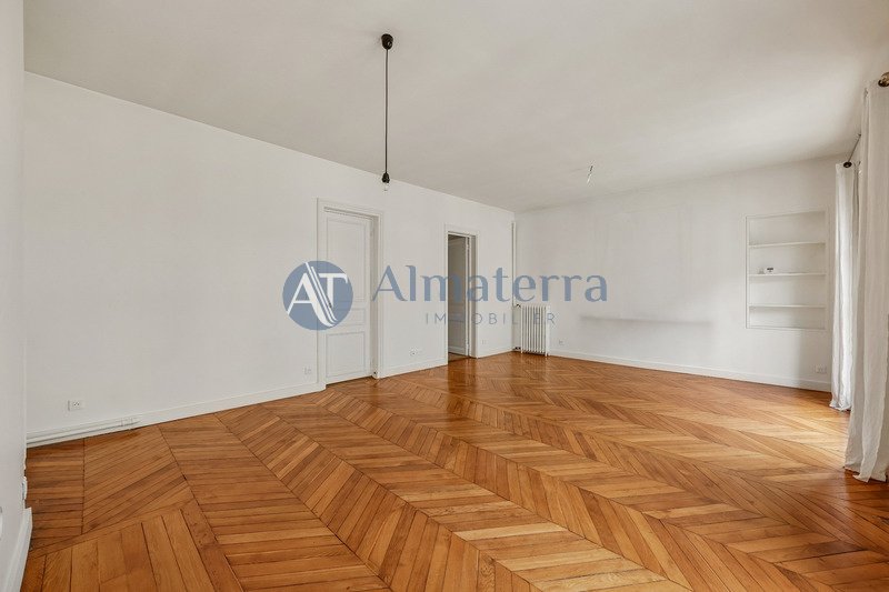 Apartment in Lorette-Martyrs, Paris 9e Arrondissement, Paris 4 - 17360836